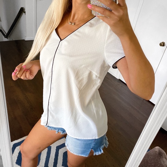🐚 LOLA LIZA OFF-WHITE BLACK TRIM BLOUSE! - Picture 3 of 10